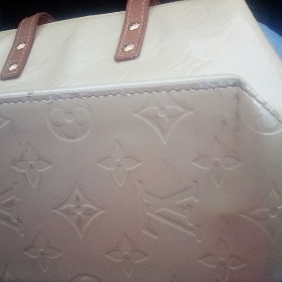 Louis Vuitton Reade Shoulder Bag PM Ivory Leather Monogram Vernis - Picture 6 of 9